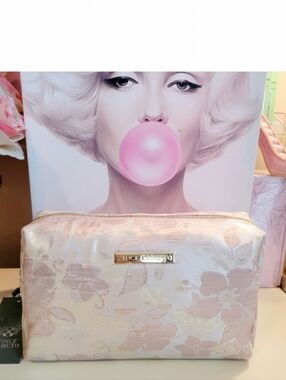 🌺Vince Camuto Cosmetic Bag Cosmetic Case Travel Bag Luxury Collection